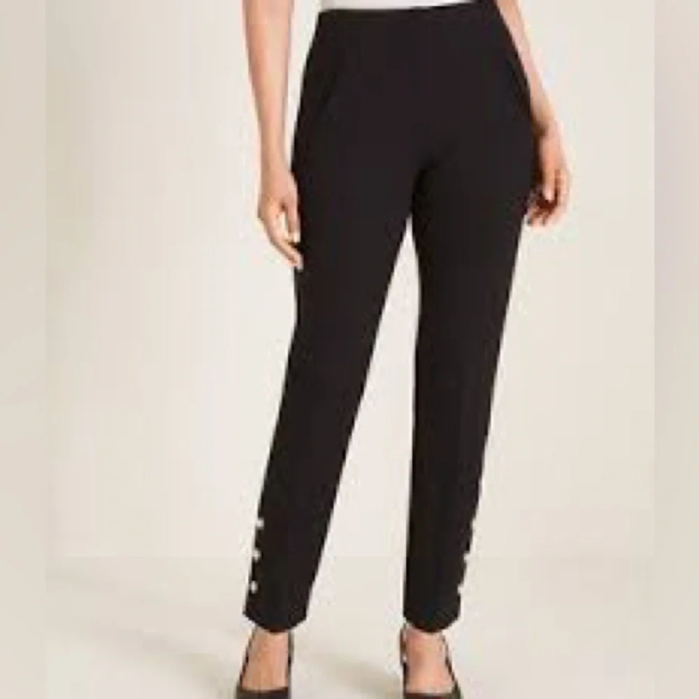 NWT Chico’s Juliet Button Hem Ankle pant. Size 0.5. (6).